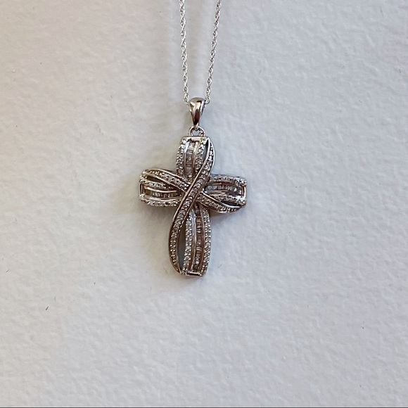 Sterling Silver 925 Simulated Baguette Round Diamond CZ Puffy Cross Necklace - Picture 3 of 11